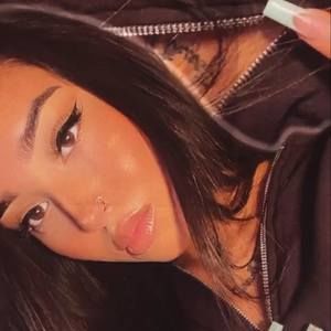 Meet your Posher, Yessica